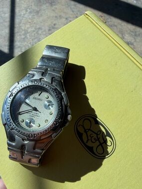 Vintage Stainless Steel Men's Sport Watch with Light Silver Dial